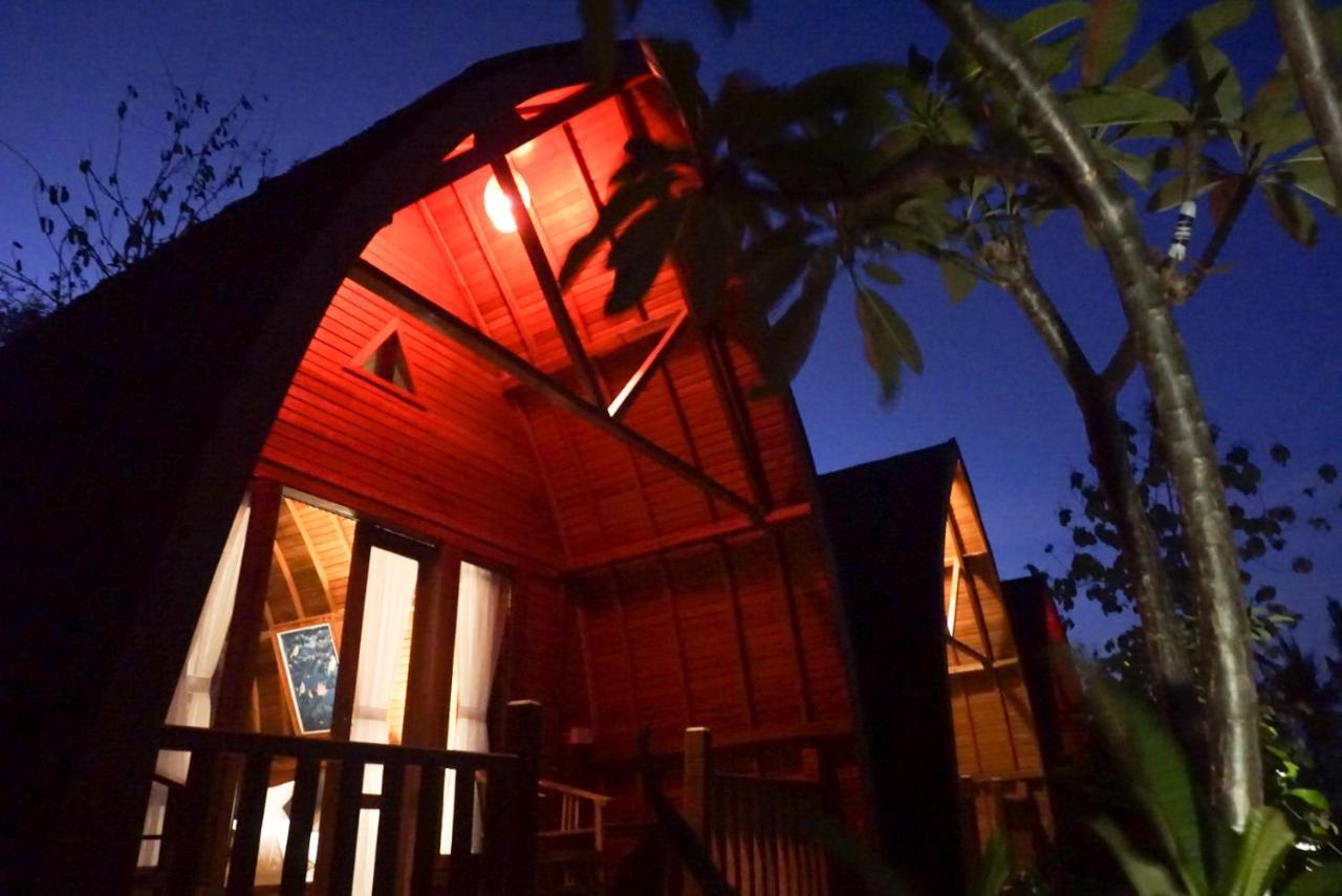 Kibu Kauh Sunrise Cottage Sakti Luaran gambar